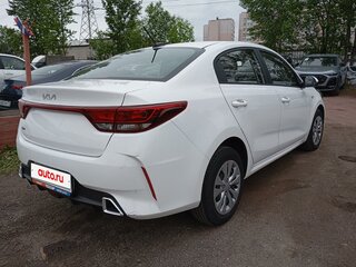 2021 Kia Rio IV Рестайлинг, белый, 1646000 рублей, вид 3