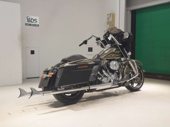 2012 Harley-Davidson Street Glide, коричневый, 835000 рублей - вид 4
