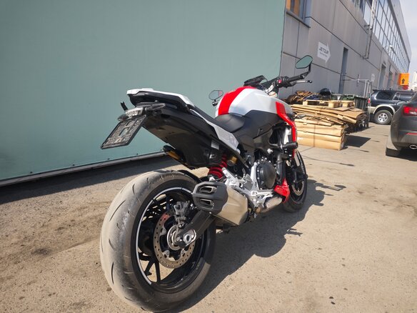 2020 BMW F 900 R, чёрный, 1000000 рублей - вид 5