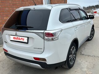 2014 Mitsubishi Outlander III, белый, 1550000 рублей, вид 5