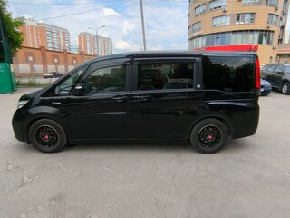 2017 Honda Stepwgn V, чёрный, 1750000 рублей, вид 4