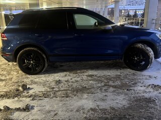 2016 Volkswagen Touareg II Рестайлинг, синий, 2450000 рублей, вид 2