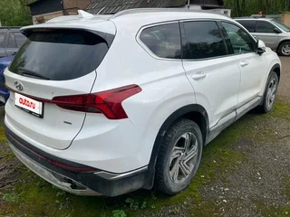 2022 Hyundai Santa Fe IV Рестайлинг, белый, 3500000 рублей, вид 3