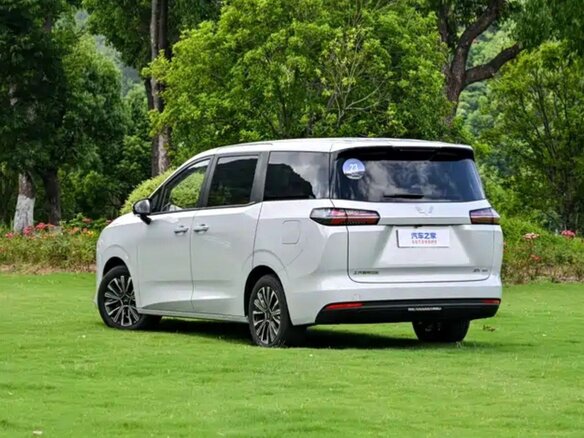2026 Wuling Starlight 730, белый - вид 1