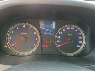 2016 Hyundai Solaris I Рестайлинг, белый, 650000 рублей, вид 5