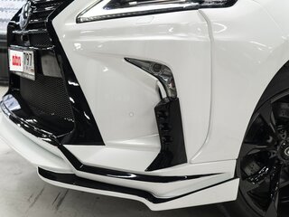 2017 Lexus LX 570 III Рестайлинг 2, белый, 11000000 рублей, вид 3