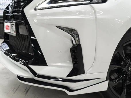 2017 Lexus LX 570 III Рестайлинг 2, белый, 7700000 рублей, вид 4