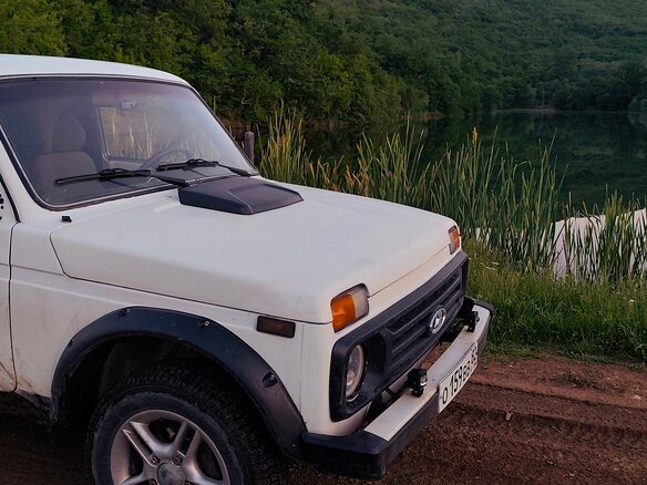 2003 Lada (ВАЗ) 2121 (4x4) I Рестайлинг, белый - вид 1