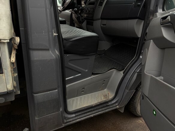 2011 Volkswagen Crafter, серый, 1620000 рублей - вид 12