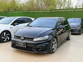 2020 Volkswagen Golf VII Рестайлинг, чёрный, 1421027 рублей, вид 3