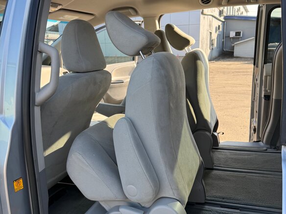 2012 Toyota Sienna III, серый, 1999999 рублей - вид 26