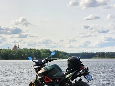 2018 Aprilia SL 900 Shiver, зелёный, 555555 рублей, вид 2