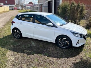 2021 Hyundai i20 MHEV III, белый, 1580000 рублей, вид 5