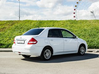 2012 Nissan Tiida I Рестайлинг, белый, 740000 рублей, вид 2