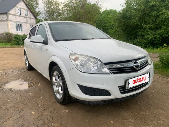 2010 Opel Astra H Рестайлинг, белый, 400000 рублей - вид 1