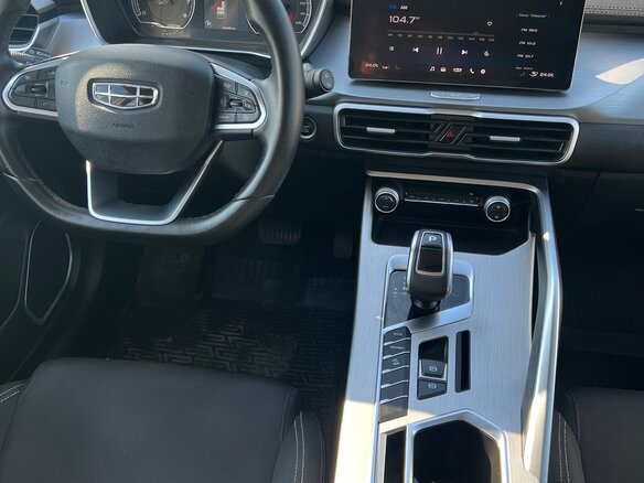 2022 Geely Coolray I, серебристый, 1470000 рублей - вид 5