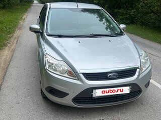 2010 Ford Focus II Рестайлинг, серебристый, 600000 рублей, вид 4