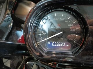 2022 Harley-Davidson CVO Road Glide Limited, пурпурный, 2490000 рублей, вид 5
