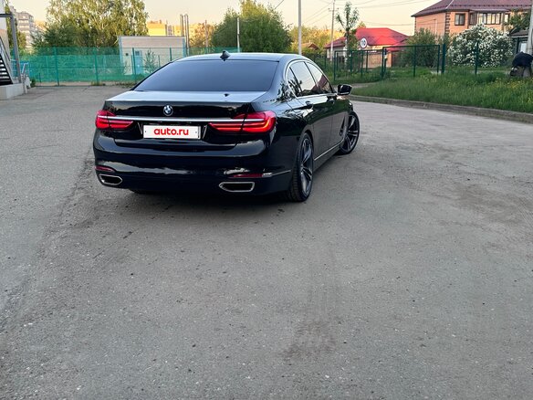 2017 BMW 7 серии Long 750Li xDrive VI (G11/G12), чёрный, 4000000 рублей - вид 5