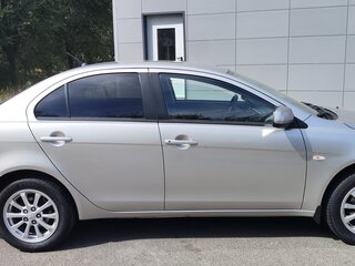 2013 Mitsubishi Lancer X Рестайлинг, серебристый, 900000 рублей, вид 4