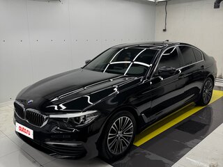 2020 BMW 5 серии 520i VII (G30/G31/G38), чёрный, 4500000 рублей, вид 1