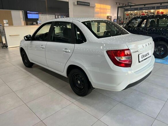 2026 Lada (ВАЗ) Granta I Рестайлинг, белый - вид 13