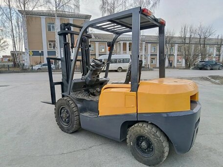 2007 TCM FD30, золотистый, 649999 рублей, вид 1