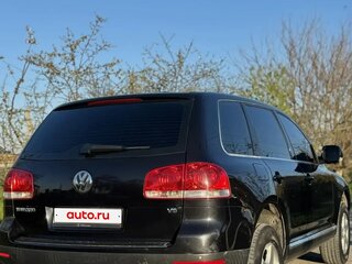 2006 Volkswagen Touareg I, чёрный, 1400000 рублей, вид 4