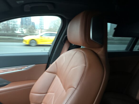 2023 BMW 7 серии 740d xDrive VII (G70), чёрный, 16250000 рублей - вид 27