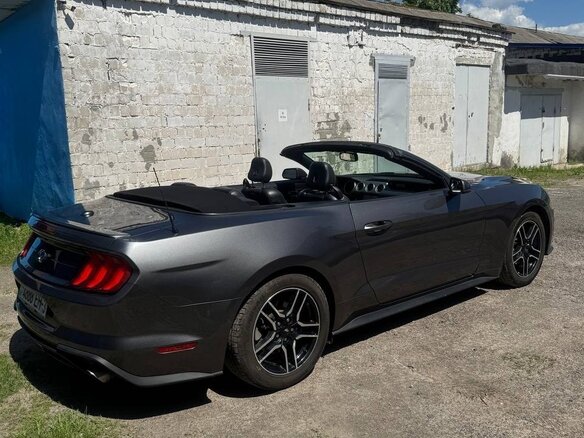 2019 Ford Mustang VI Рестайлинг, серый, 1950000 рублей - вид 10