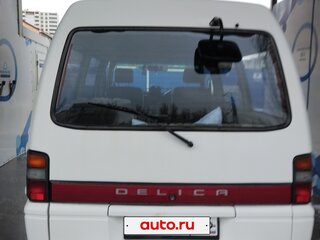 1991 Mitsubishi Delica III, белый, 700000 рублей, вид 3