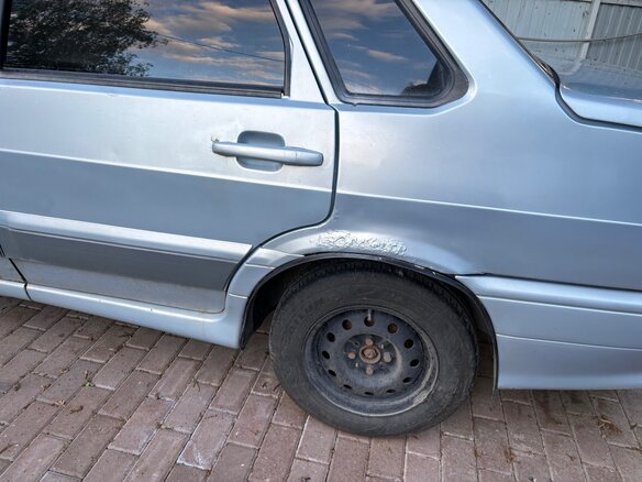 2004 Lada (ВАЗ) 2115, серебристый, 128000 рублей - вид 7