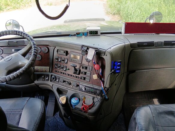 2004 Freightliner Century Class, чёрный, 1500000 рублей - вид 10