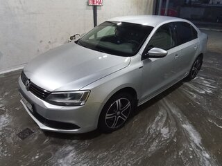 2013 Volkswagen Jetta VI, серебристый, 800000 рублей, вид 2