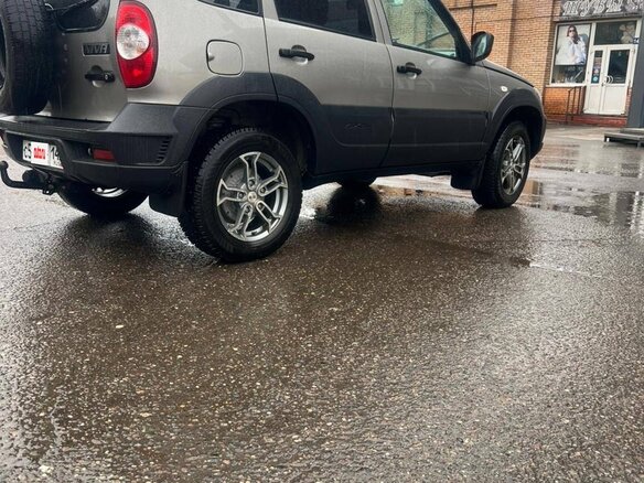 2019 Chevrolet Niva I Рестайлинг, серый, 650000 рублей - вид 5
