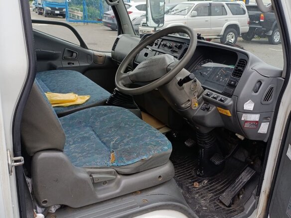 2001 Fuso (Mitsubishi) Canter, белый, 1050000 рублей - вид 9