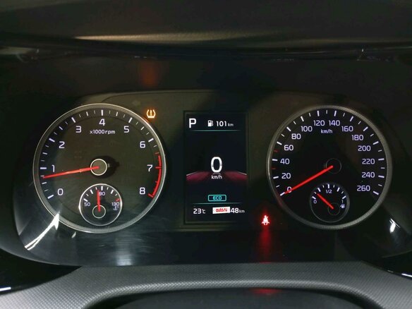 2021 Kia K5 III, чёрный, 1605000 рублей - вид 6