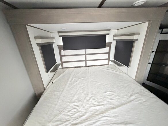 2023 Grand Design RV Solitude, белый, 9965000 рублей - вид 15