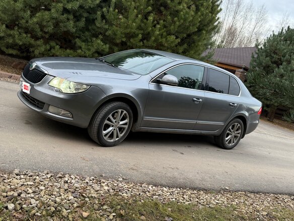 2010 Skoda Superb II, серый, 700000 рублей