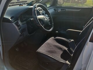 2003 Toyota Avensis Verso I Рестайлинг, белый, 550000 рублей, вид 5