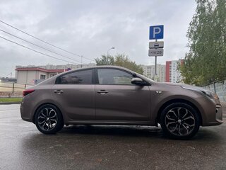 2018 Kia Rio IV, коричневый, 1550000 рублей, вид 4