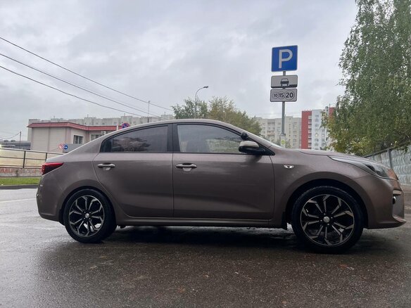 2018 Kia Rio IV, коричневый, 1550000 рублей - вид 3