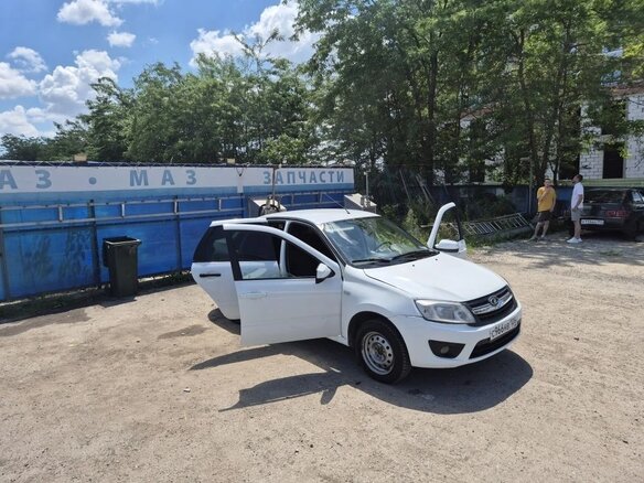 2013 Lada (ВАЗ) Granta I, белый, 430000 рублей - вид 3