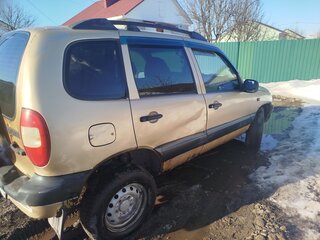 2005 Chevrolet Niva I, бежевый, 240000 рублей, вид 3