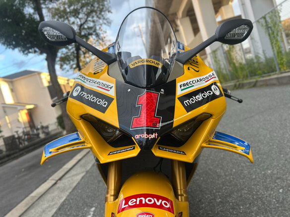 2023 Ducati Panigale V4, жёлтый, 4000000 рублей - вид 3
