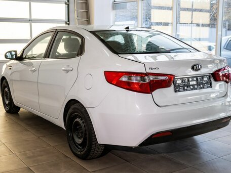 2014 Kia Rio III, белый, 850000 рублей, вид 4