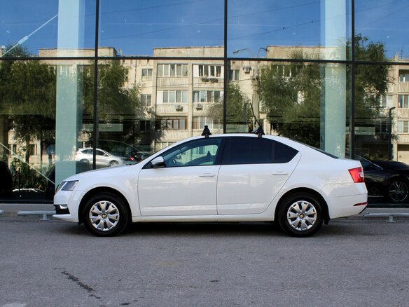 2020 Skoda Octavia III (A7) Рестайлинг, белый - вид 7