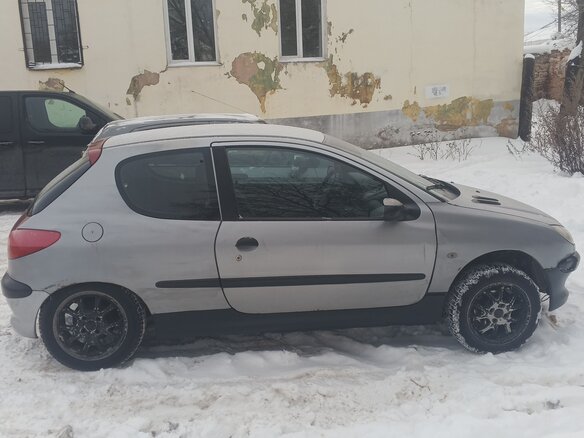 1999 Peugeot 206, серый, 140000 рублей - вид 3