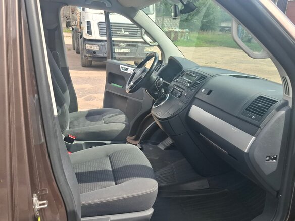 2012 Volkswagen Multivan T5 Рестайлинг, коричневый, 1850000 рублей - вид 7