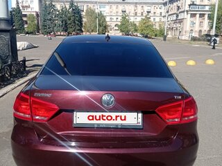 2013 Volkswagen Passat (North America and China) I, красный, 1230000 рублей, вид 5